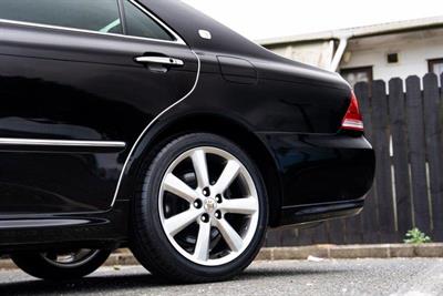 2005 Toyota Crown - Thumbnail