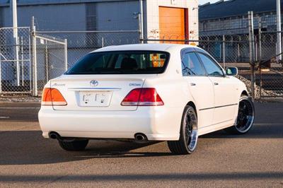 2004 Toyota Crown - Thumbnail