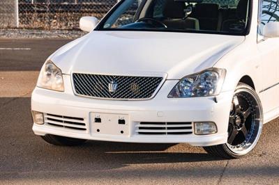 2004 Toyota Crown - Thumbnail