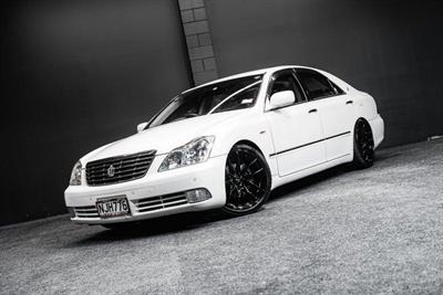 2005 Toyota Crown - Thumbnail