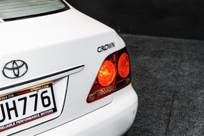 2005 Toyota Crown - Thumbnail