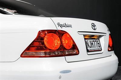 2005 Toyota Crown - Thumbnail