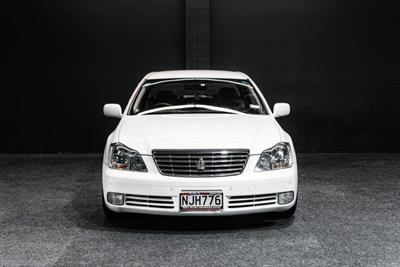 2005 Toyota Crown - Thumbnail