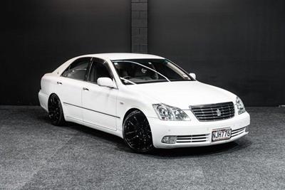 2005 Toyota Crown - Thumbnail
