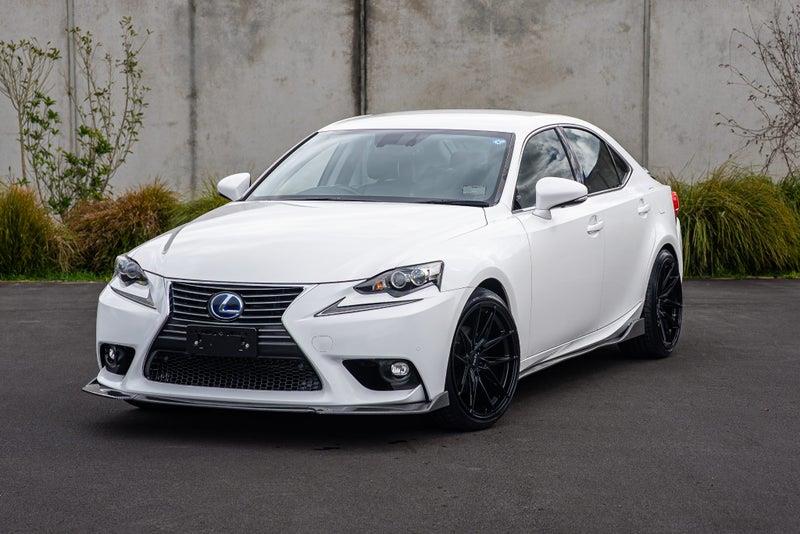 2015 Lexus IS 300h