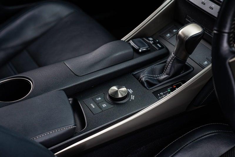 2015 Lexus IS 300h
