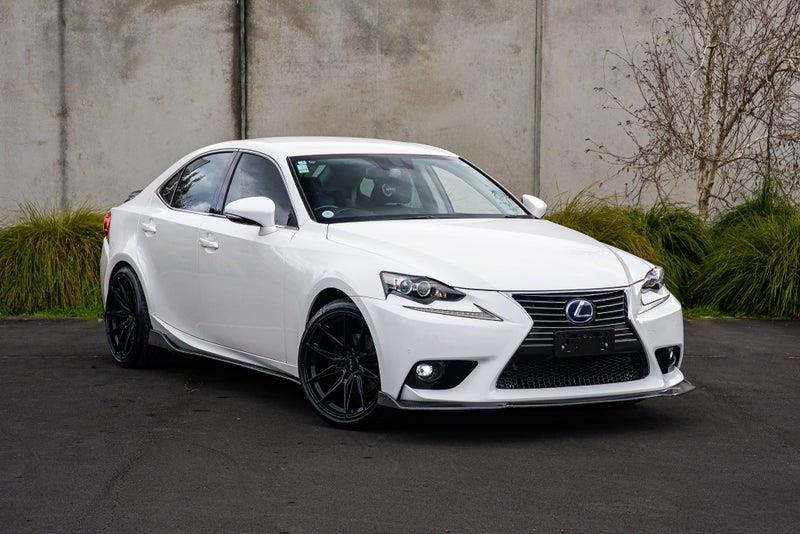 2015 Lexus IS 300h