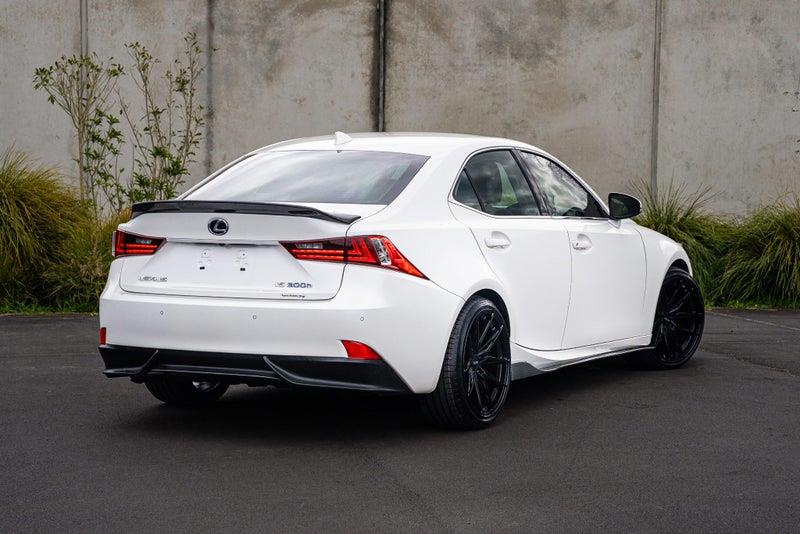 2015 Lexus IS 300h