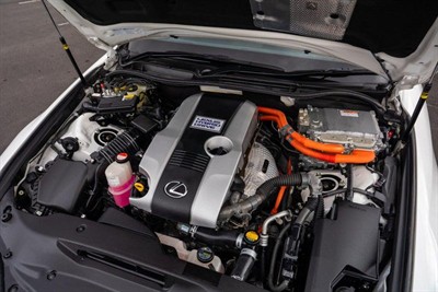 2015 Lexus IS 300h - Thumbnail