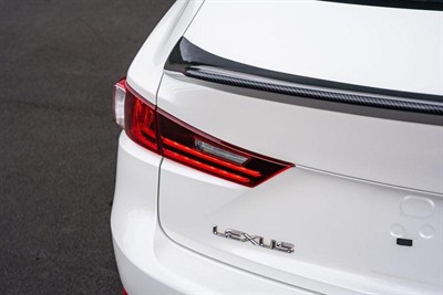 2015 Lexus IS 300h - Thumbnail
