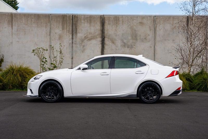 2015 Lexus IS 300h