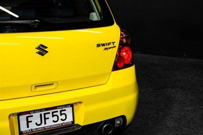 2010 Suzuki Swift - Thumbnail