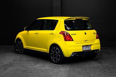 2010 Suzuki Swift - Thumbnail