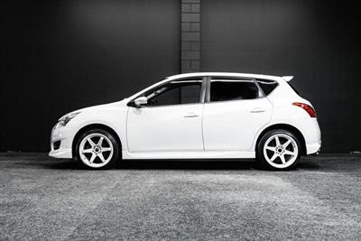 2013 Nissan Pulsar - Thumbnail