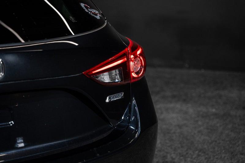 2013 Mazda Axela