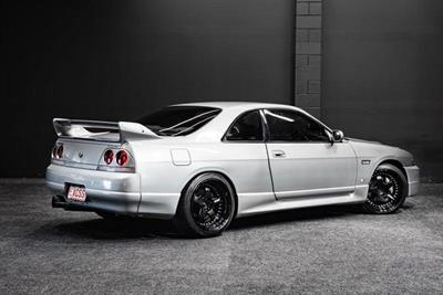 1996 Nissan Skyline - Thumbnail