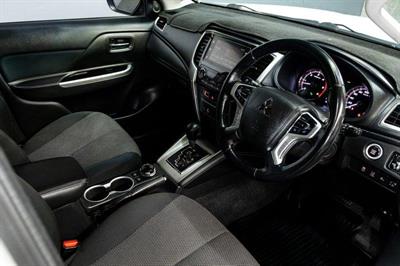 2021 Mitsubishi Triton - Thumbnail