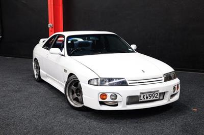 1996 Nissan Skyline - Thumbnail