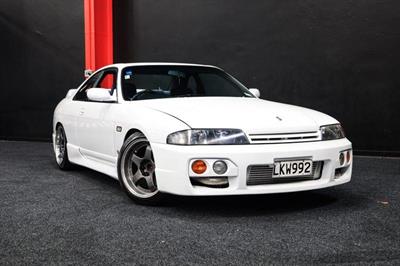 1996 Nissan Skyline - Thumbnail