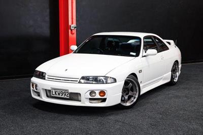 1996 Nissan Skyline - Thumbnail