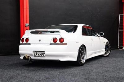 1996 Nissan Skyline - Thumbnail