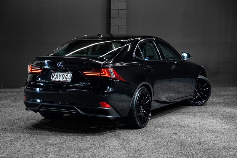2013 Lexus IS 300h