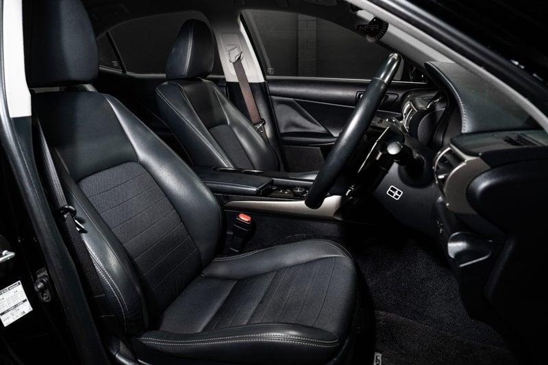2013 Lexus IS 300h