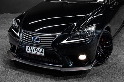 2013 Lexus IS 300h - Thumbnail