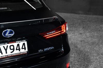 2013 Lexus IS 300h - Thumbnail