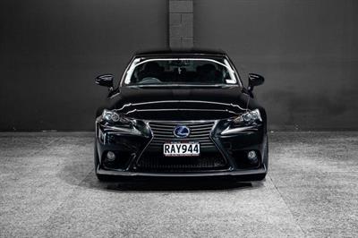 2013 Lexus IS 300h - Thumbnail