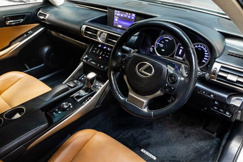2013 Lexus IS 300h