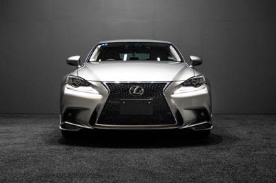 2013 Lexus IS 300h - Thumbnail