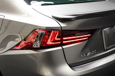 2013 Lexus IS 300h - Thumbnail
