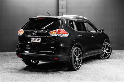 2014 Nissan X-TRAIL - Thumbnail