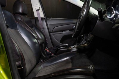 2015 Holden Cruze - Thumbnail