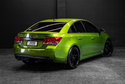 2015 Holden Cruze - Thumbnail