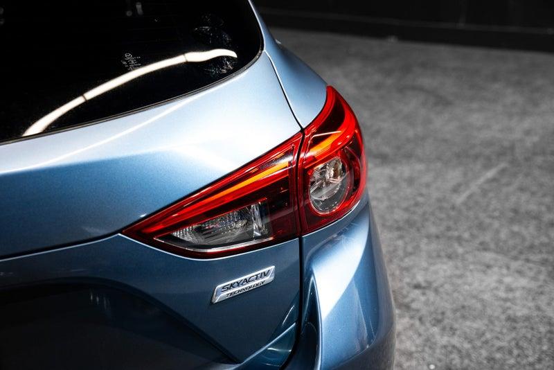 2014 Mazda Axela