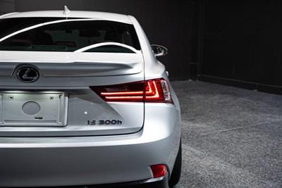 2013 Lexus IS 300h - Thumbnail