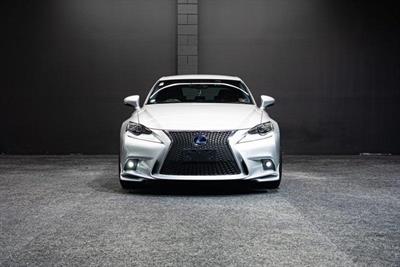 2013 Lexus IS 300h - Thumbnail