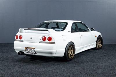 1997 Nissan Skyline - Thumbnail