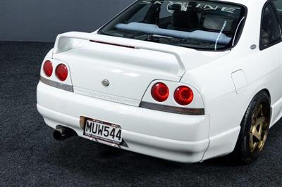 1997 Nissan Skyline - Thumbnail