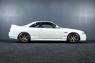 1997 Nissan Skyline - Thumbnail