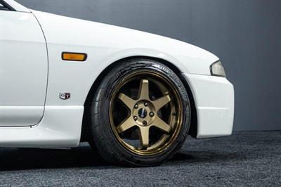 1997 Nissan Skyline - Thumbnail