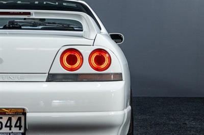 1997 Nissan Skyline - Thumbnail