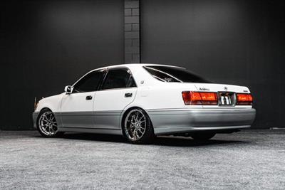 2002 Toyota Crown - Thumbnail
