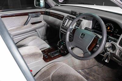 2002 Toyota Crown - Thumbnail