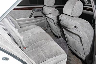 2002 Toyota Crown - Thumbnail