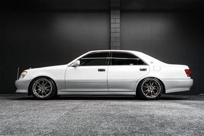 2002 Toyota Crown - Thumbnail