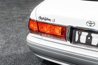 2002 Toyota Crown - Thumbnail