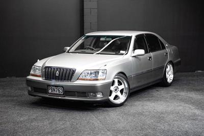 2001 Toyota Crown - Thumbnail